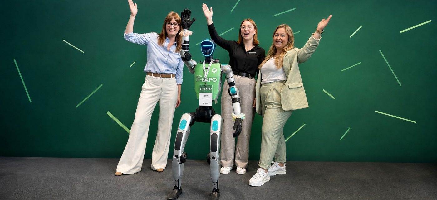 Unitree G1 James Dean mit Besucherinnen auf der Bechtle IT-Expo 2026 in Dortmund