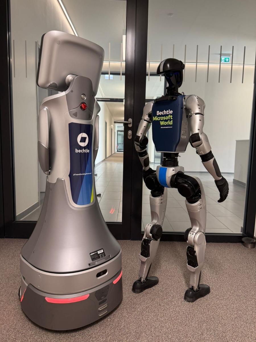 Seitenansicht des Service-Roboters und Unitree G1 im Eventeinsatz bei Bechtle